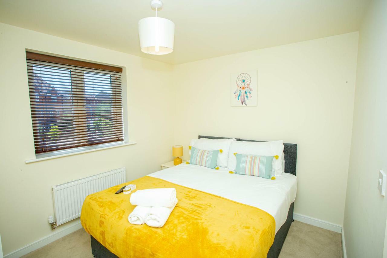 Lake View Apartment Northampton Eksteriør bilde